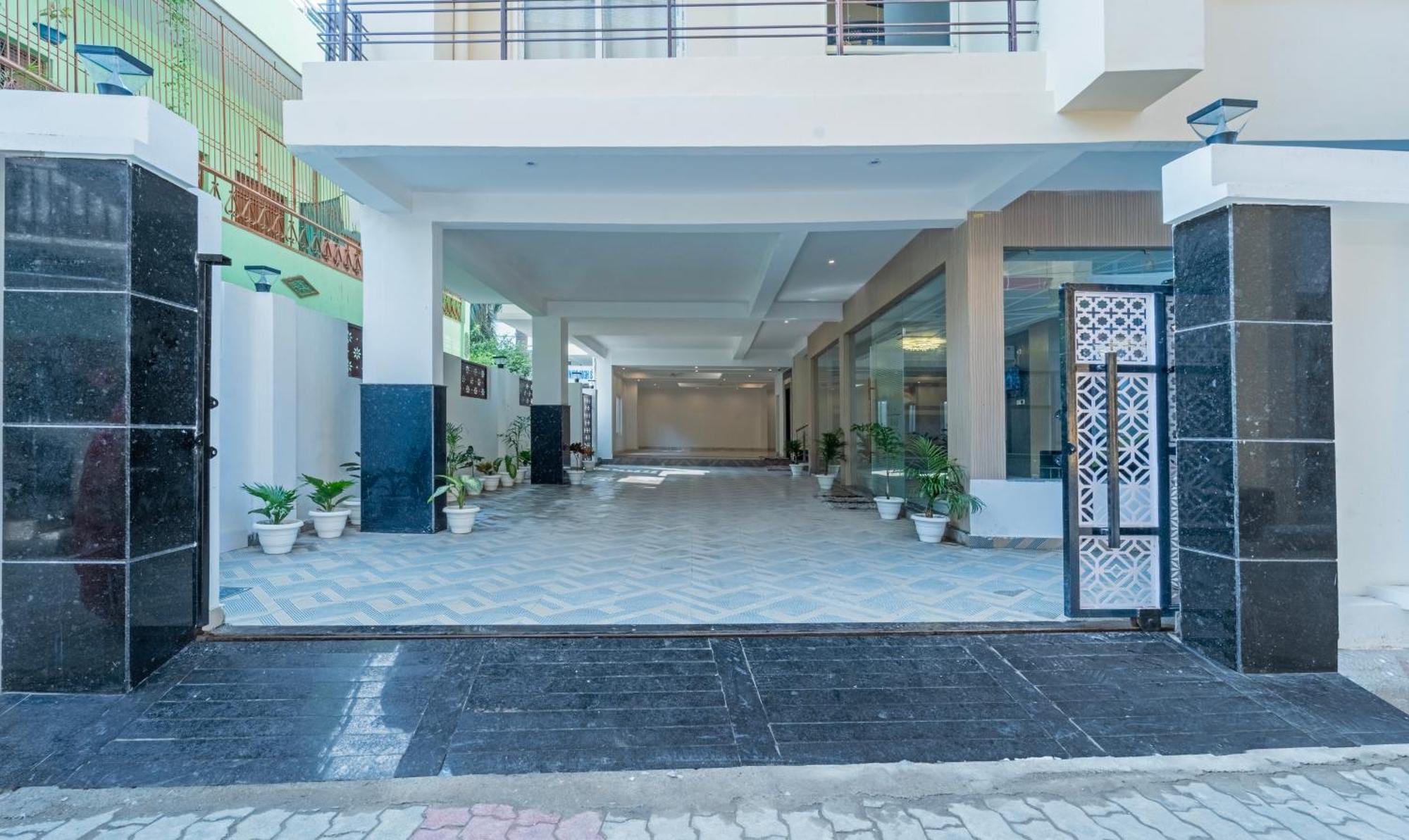 Treebo Raj Palace バラナシ エクステリア 写真
